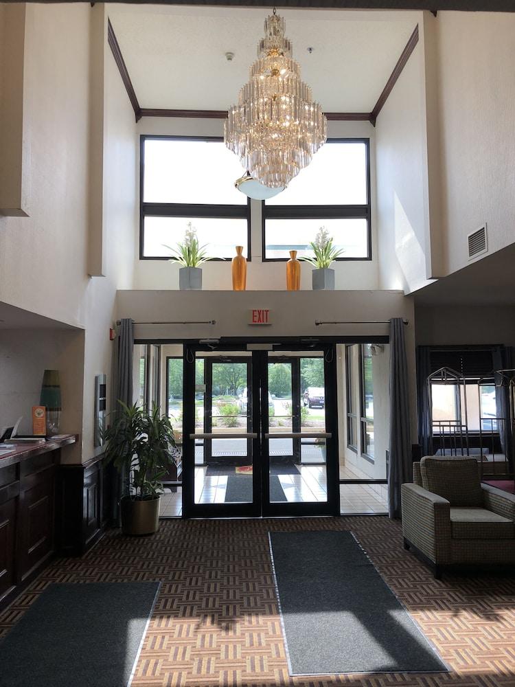 Super 8 By Wyndham Aurora/Naperville Area Exterior photo